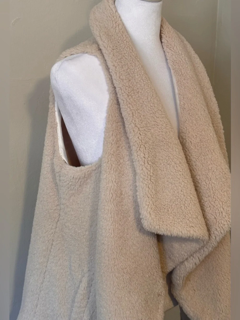 🌸 TCEC Cream Faux Shearling Open-Front Vest Women’s Size Large